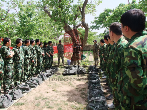 真人(rén)CS激光(guāng)對(duì)抗