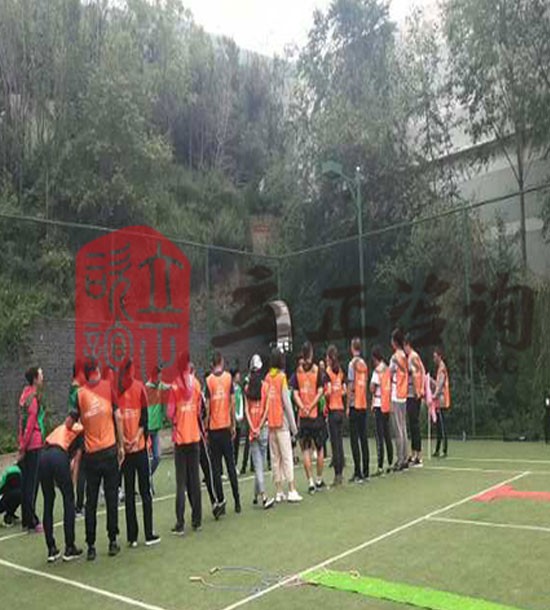 培訓快(kuài)訊培訓時(shí)間(jiān)：7月(yuè)7日(rì)培訓地(dì)點:興隆山(shān)培訓單位:某發銀(yín)行(xíng)培訓課程:拓展培訓人(rén)數(shù)：30人(rén)