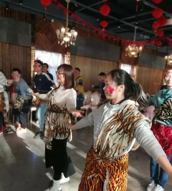 培訓快(kuài)訊培訓時(shí)間(jiān)：11月(yuè)15日(rì)培訓地(dì)點:城(chéng)建培訓中心培訓單位:國(guó)家(jiā)電(diàn)網**公司培訓課程:非洲鼓——鼓舞(wǔ)飛(fēi)揚