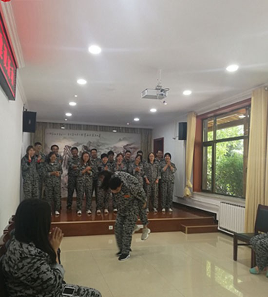 培訓快(kuài)訊培訓時(shí)間(jiān)：6月(yuè)28－29日(rì)培訓地(dì)點：城(chéng)建培訓中心培訓單位：中科(kē)院**中心培訓課程：拓展培訓人(rén)數(shù)：22人(rén)