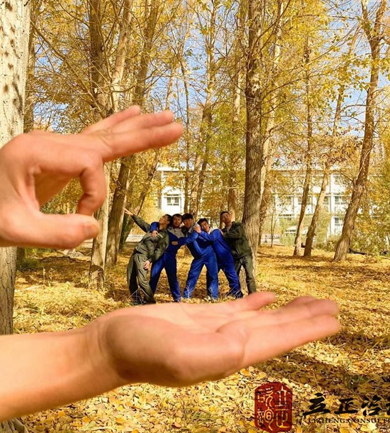 培訓快(kuài)訊培訓時(shí)間(jiān)：10月(yuè)12-26培訓地(dì)點:格爾木(mù)培訓單位:青海(hǎi)某某集團公司培訓課程:軍事(shì)拓展訓練5期班